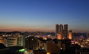 4. 호텔 인트로 춘..