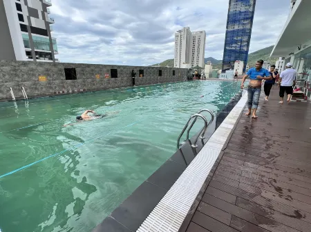 Stunning Ocean View Getaway Отели рядом с достопримечательностью «University Quy Nhon»