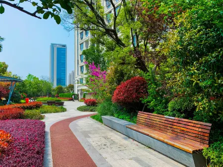 Zalle Boutique Hotel Apartment Отели рядом с достопримечательностью «Новый фестиваль цвести цвести»