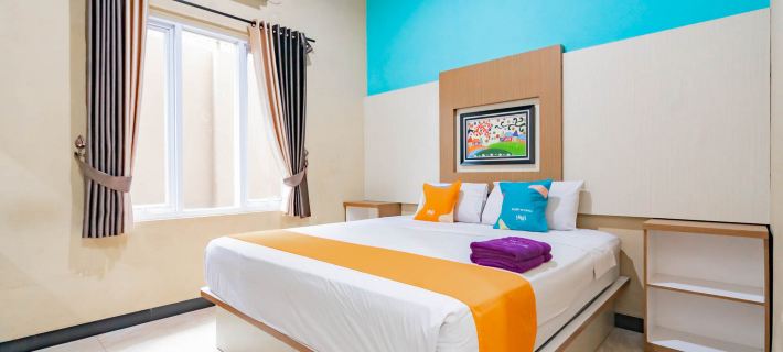 Sans Hotel Budaya Cirebon Hotels in Cirebon City