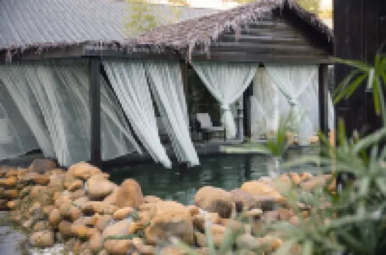 โรงแรมคอร์ทยาร์ด บิ๊กเฮาส์ น้ำพุร้อน