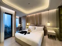 Somerset Queen City Semarang Hotels near Tay Kak Sie Temple