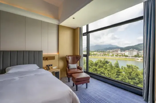 Riverside Golden Hotel