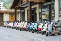 Maoxian Qingfeng Xiaolou - parking