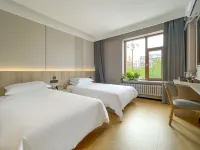 Genhe Right Bank Hotel Hotels in Genhe