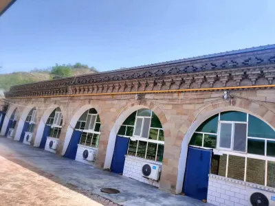 Ganquan Lianjie Cave Homestay