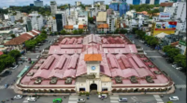 Hearth and Home De Tham（距離 範五老酒吧街 8 分鐘）