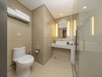 Handan East Railway Station Holiday Inn Express (The Mixc Branch)