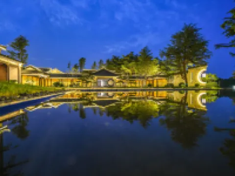 Huanghai Hotel（No.2 Bathing Beach Fisherman's Wharf Scenic Area Hotel） Hotels near Yantai Haichang Whale Shark Ocean Park