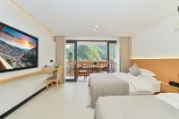 Jinfeng Qitai Boutique Stay (Xijiang Qianhu Miao Village Dongyin Viewing Platform)