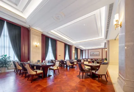 Conch International Conference Center Отели рядом с достопримечательностью «Anhui Normal University Qijiang College (Wenjin Campus)»