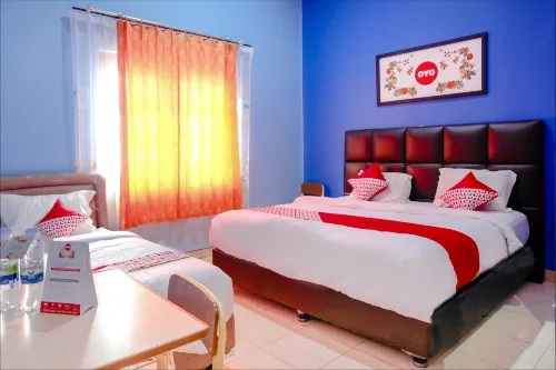 Hotel O Guest House Amalia Malang - 2-Star