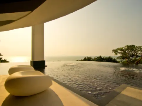 로열 클리프 그랜드 호텔