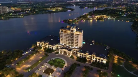 Blue Horizon Junhua Hotel (Binzhou Bailu Lake) Отели рядом с достопримечательностью «Binzhou Polytechnic»