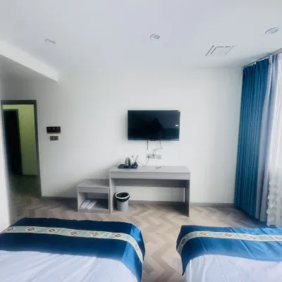 Liuwu Yunqijiang Chinese Inn (Lhasa Railway Station) Hotels near Lasa Railway Station