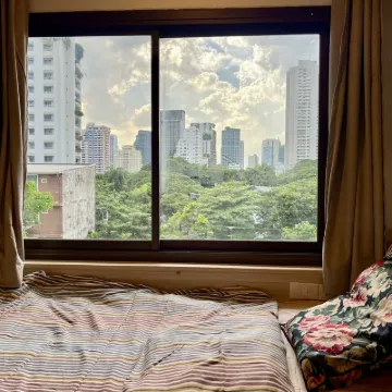 comfy crib hostel 2 Hotels near Noble Remix