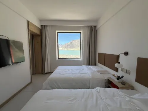 Wuyu Gallery Homestay (Baisha Lake) Hotels in Akto