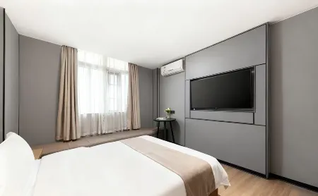 Local Hotels (Guangzhou Jiangnanxi Changgang Road Metro Station)