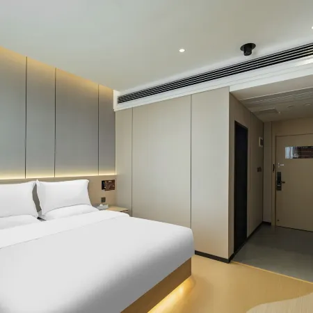 Super 8 Hotel (Anyue County Central Times Square)