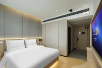 Super 8 Hotel (Anyue County Central Times Square)