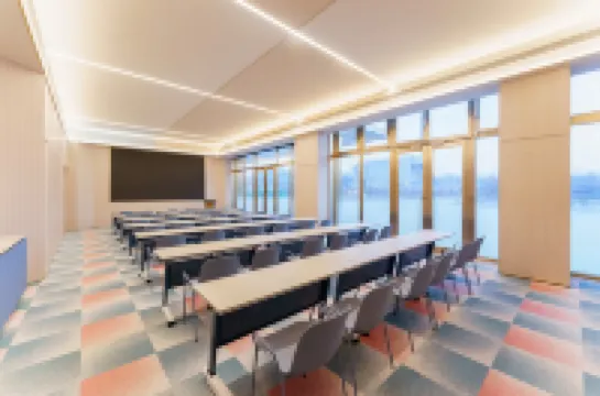 Home Inn (Shenyang Xinmin Municipal Government Branch)