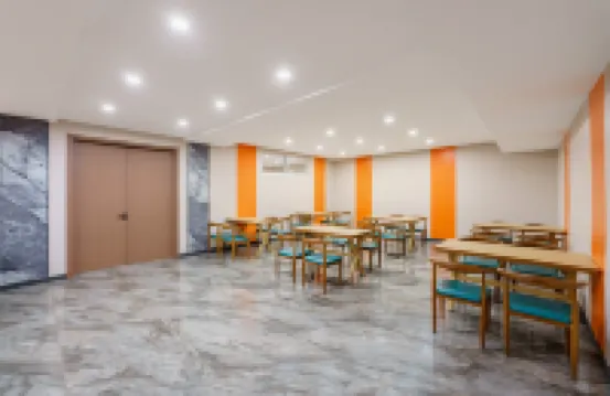 Liaoyang Zhuoyue Hotel