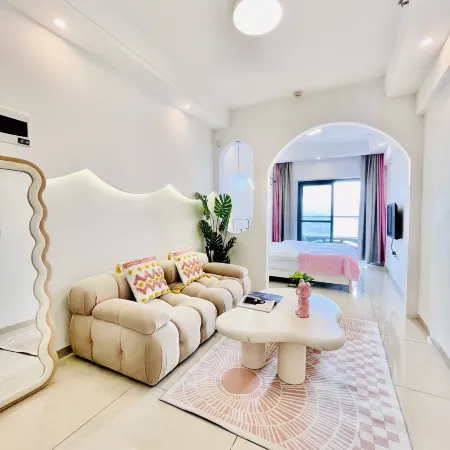 Yuelanju Riverside Vacation Boutique Stay (Gaozhuang Xishuangjing Starlight Night Market)