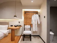 Zhina South China Sea View Hotel (Lingshui Nanwan Monkey Island Branch) 링수이 호텔