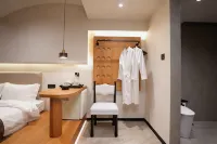 Zhina South China Sea View Hotel (Lingshui Nanwan Monkey Island Branch)