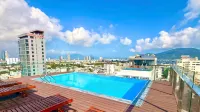 Royal Beach Hotel by Thg Hotel in zona Spiaggia My Khe