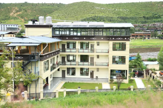 洛泱民宿 香格里拉（鬆賛林寺） ソンツェリン寺周辺のホテル