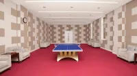 Seven Star Lake Desert Hotel