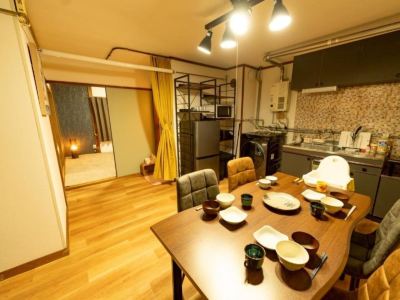 Newly opened! Great value, 10 min to Ski Center, 28 min to Rinku, 3 min to convenience store.