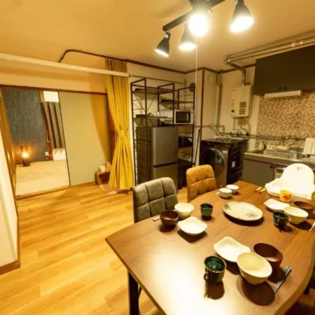 Newly opened! Great value, 10 min to Ski Center, 28 min to Rinku, 3 min to convenience store.