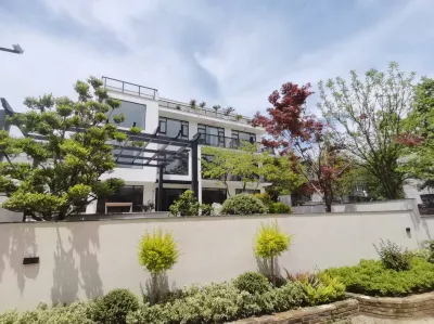 Weilan Cottage Homestay (Changxing Badujie Scenic Area) Hotels in Ancient Ginkgo Promenade