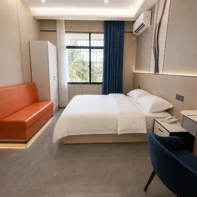 Yihe Apartment (Hainan University Qilou Old Street) Hotels near Haidian Island