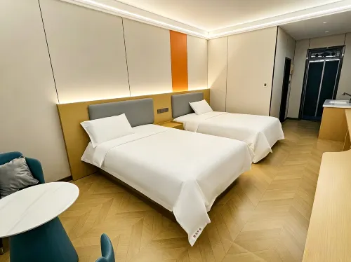 Huayang Xiaozhu | Modern · City · Design Boutique Stay (Jinghe) - 2-Star