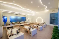 Mehood Lestie Hotel (Yantai Station Wuyue Plaza) - Mountain view