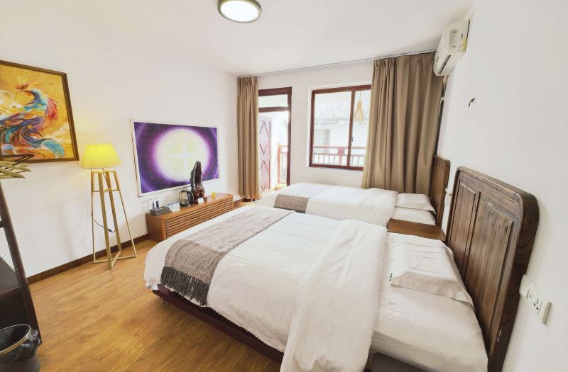 Shifangyuan Holiday Homestay (Taohuajiang Branch, Reed Flute Cave Scenic Area, Guilin)