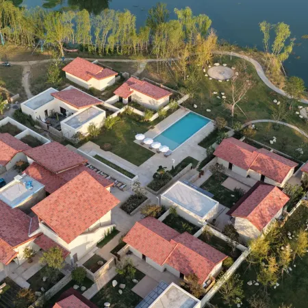 Tingjian · Yimeng Lodge Collection | Hot Spring Lakeside Vacation Apartment (Montong Wonderland)