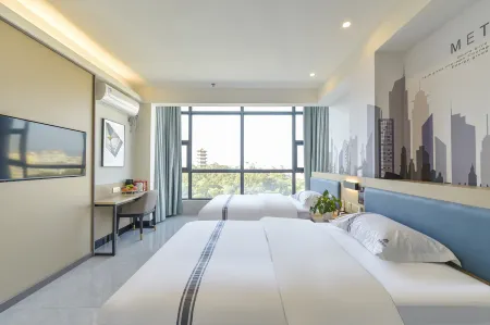 German Hotel (Dongxing Port) Отели рядом с достопримечательностью «Chen Mansion»