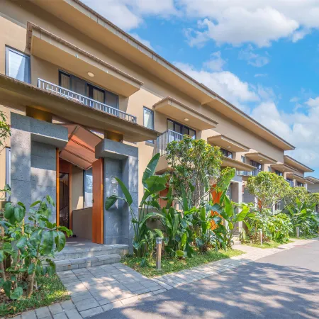 Longmen Nankunshanju Qiushuiju Private Tang Hot Spring Homestay