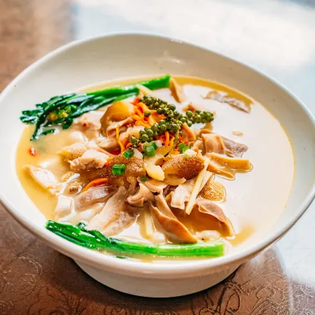 Coconut Rhyme Golden Dragon Hotel (Qionghai Yinhai Road Flagship)