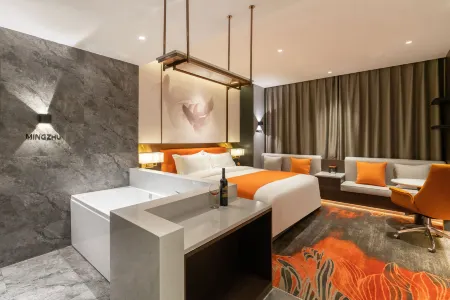 Lanling pearl Holiday Hotel