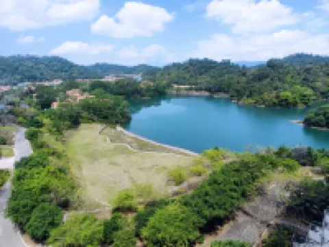 Mels Weldon Evergreen Lake Hotel Hotels near Wanlu Lake Scenic Area