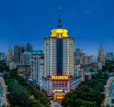 維也納國際飯店（天津站濱江道步行街店） 和平區附近的飯店