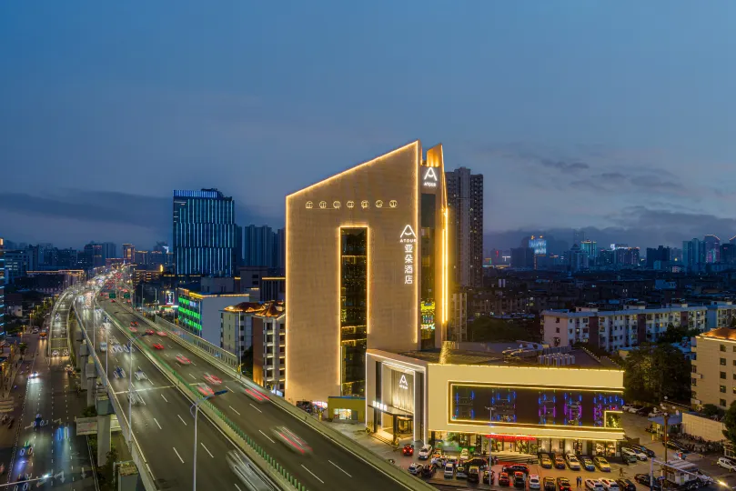 Nanchang Bayi Square Provincial TV Station Atour Hotel