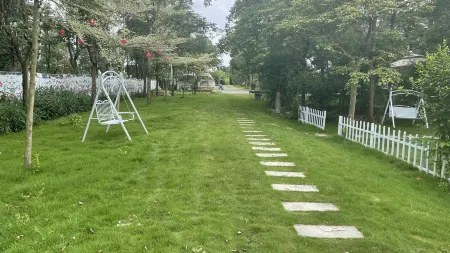 Flower Fairy RV Camp Отели рядом с достопримечательностью «Chenyong Park»