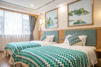 on the Hotel in Enshi Yunya - piscina