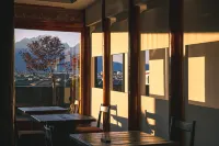 納主·空中庭園設計師雪山観景民宿（麗江城日照金山） - 朝食